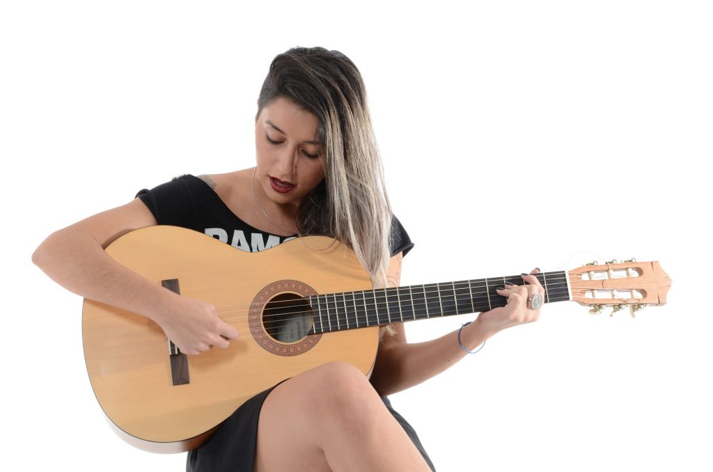 Como Tocar Violão Pela Primeira Vez ( do ZERO, mesmo sem TALENTO ALGUM Pra Isso)
